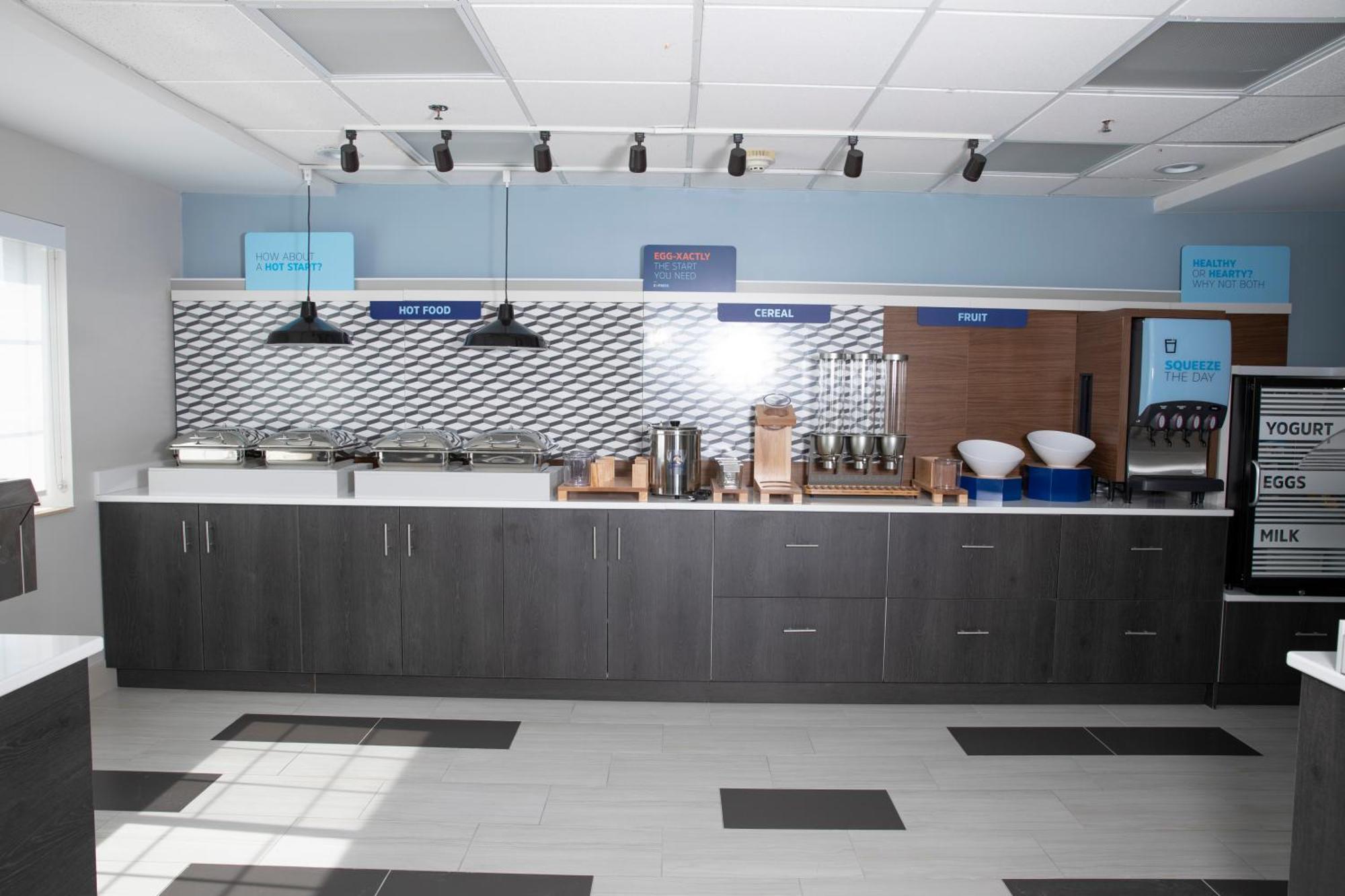Holiday Inn Express - Toledo West - Napoleon By Ihg Exterior photo